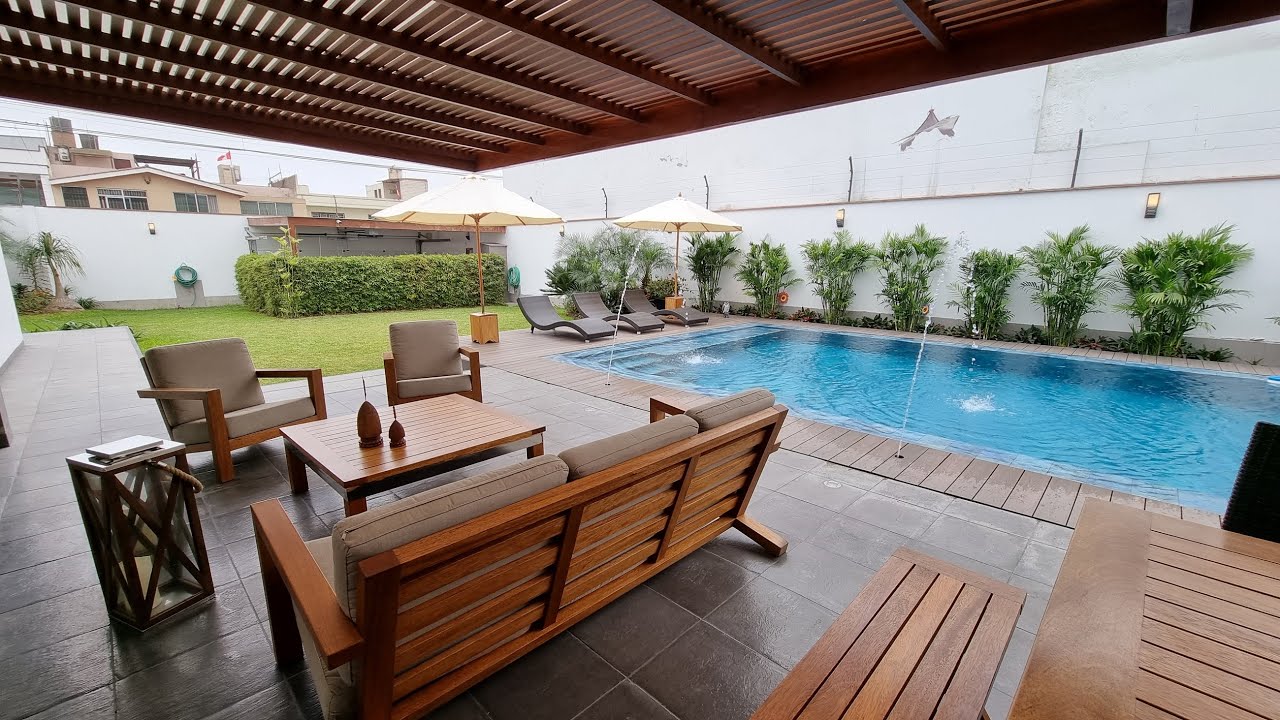 casas con jardin y piscina baratas