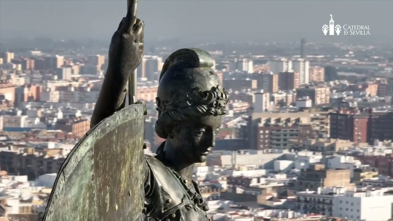 cuantos escalones tiene la giralda