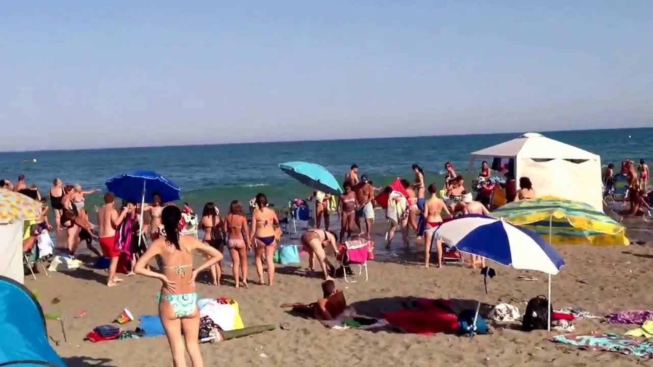 olas del melillero en malaga