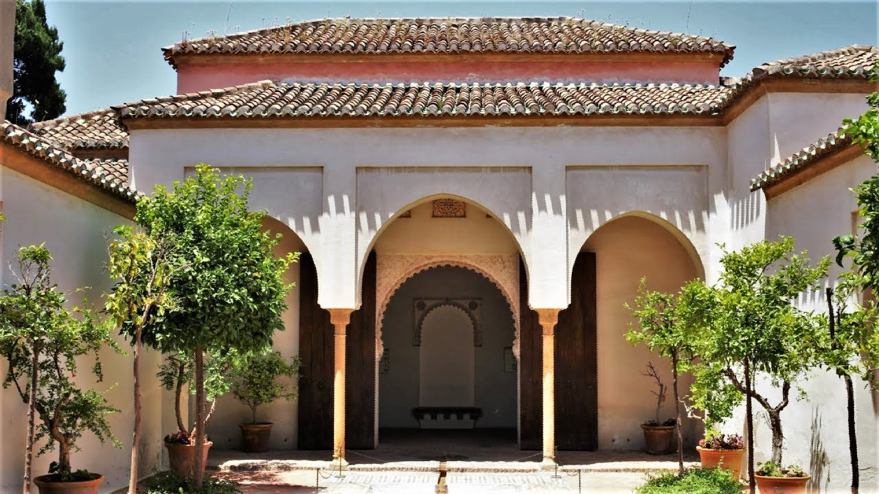 alcazaba de malaga cuando se construyo y que finalidad tenia