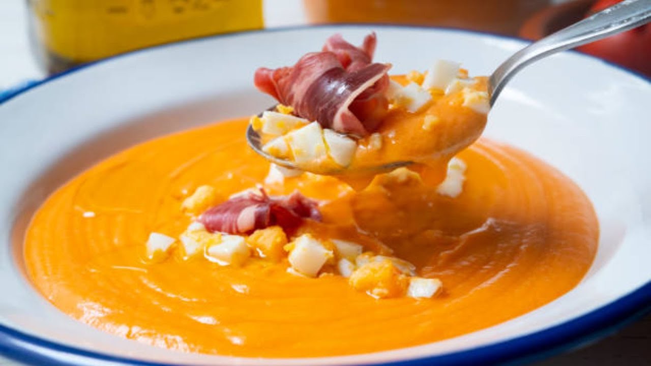 porra antequerana con patatas fritas