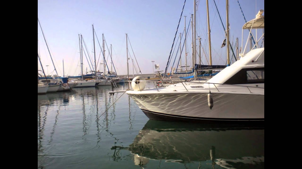 puerto caleta de velez marina