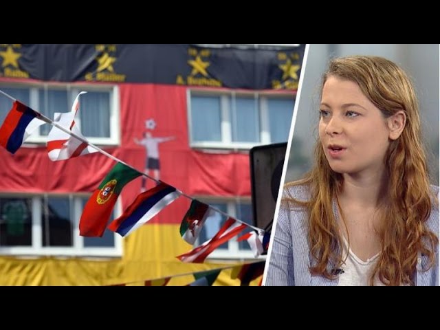 weiße flagge mit 5 roten kreuzen