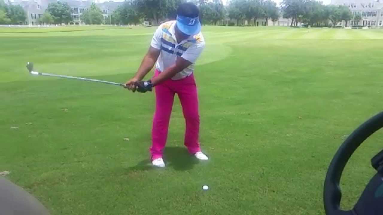 swing de golf en camara lenta